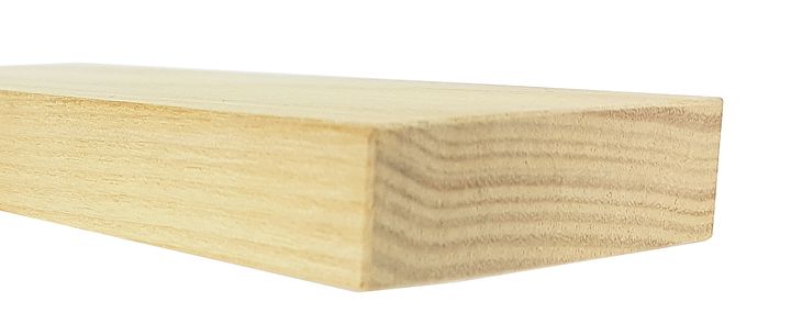 Das Holz der Ulme ist schwer und zäh, jedoch nur unter Luftausschluss gut haltbar. Durch die schöne Maserung eignet es sich als Furnierholz.
