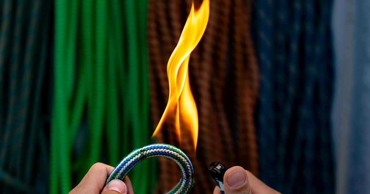 Seilfasern mit Feuerzeug verschmelzen